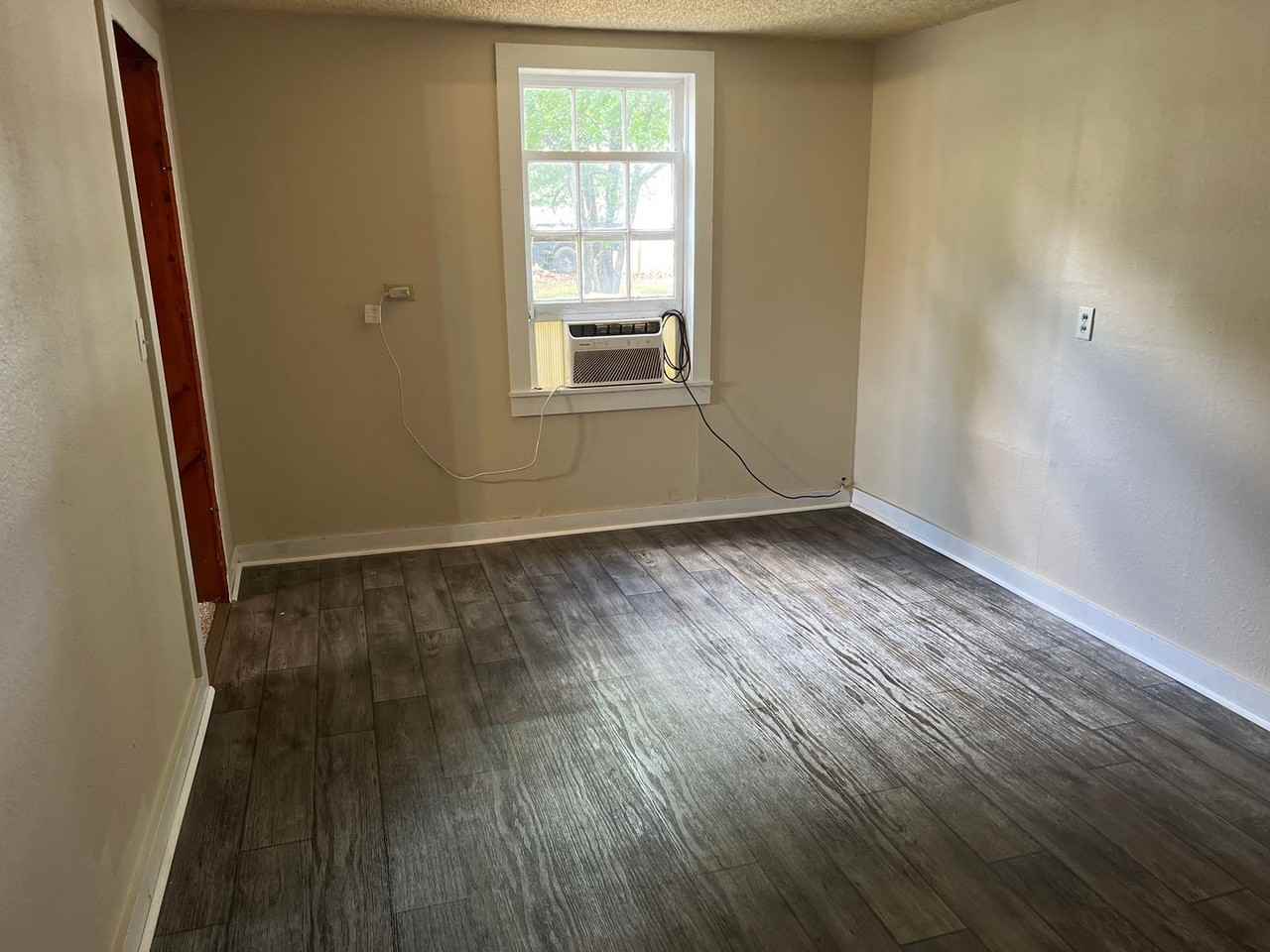 219 W Allen Rd - Photo 6 of 14