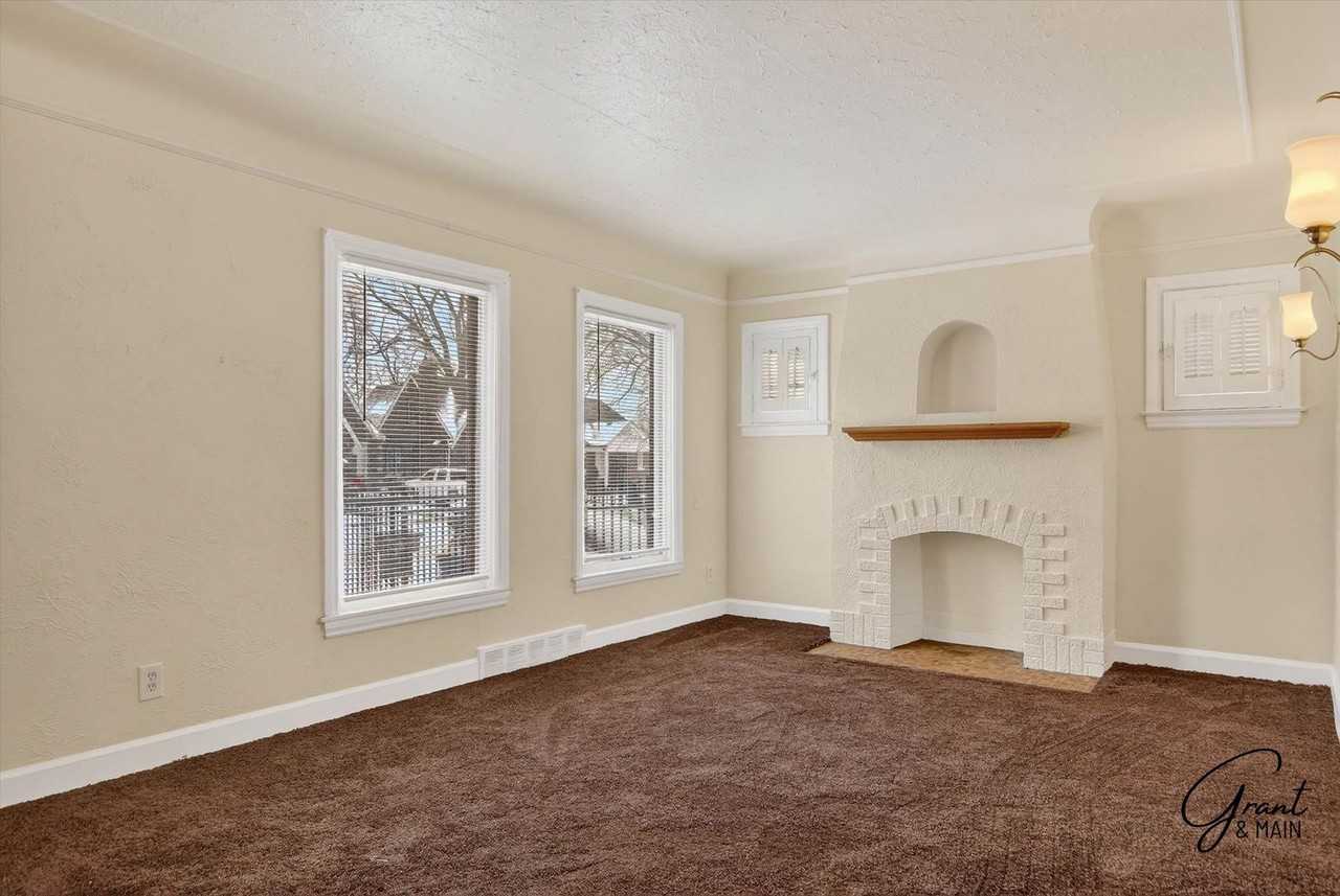 17153 Mansfield St - Photo 6 of 25