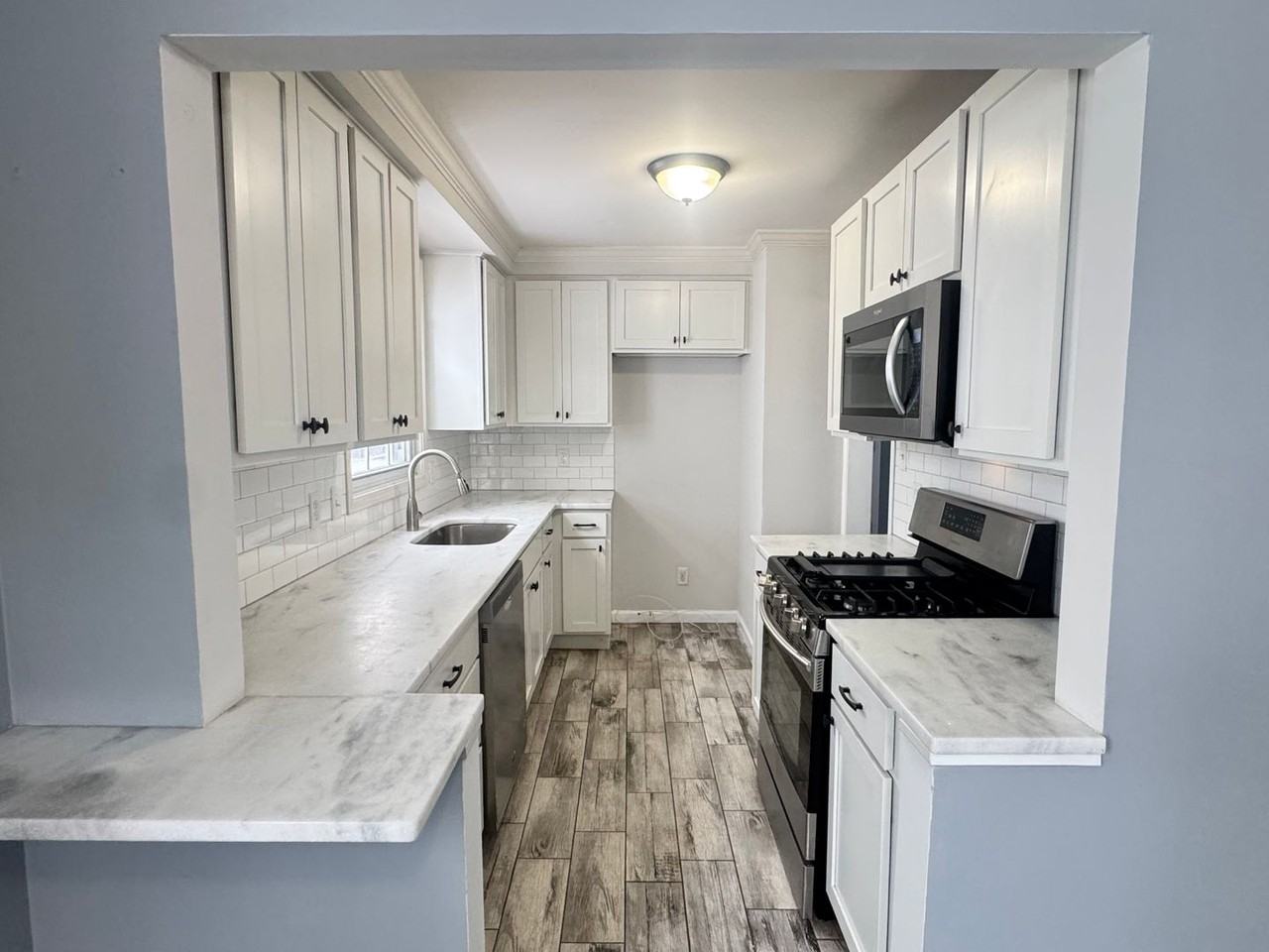 3565 Phillips Ave - Photo 4 of 15