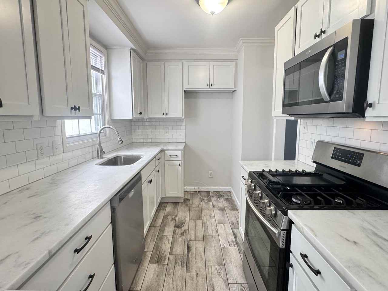 3565 Phillips Ave - Photo 6 of 15