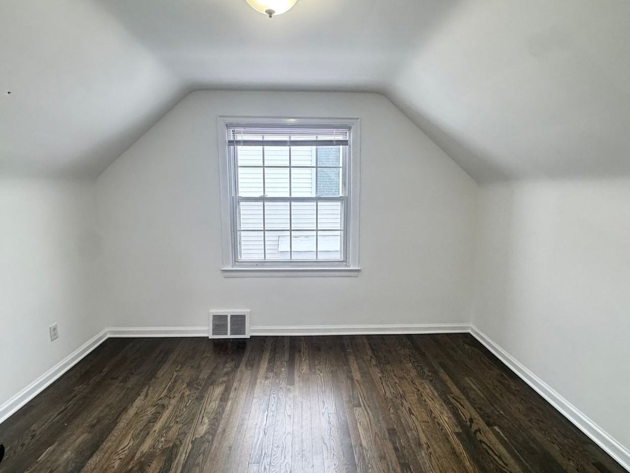 3565 Phillips Ave - Photo 7 of 15