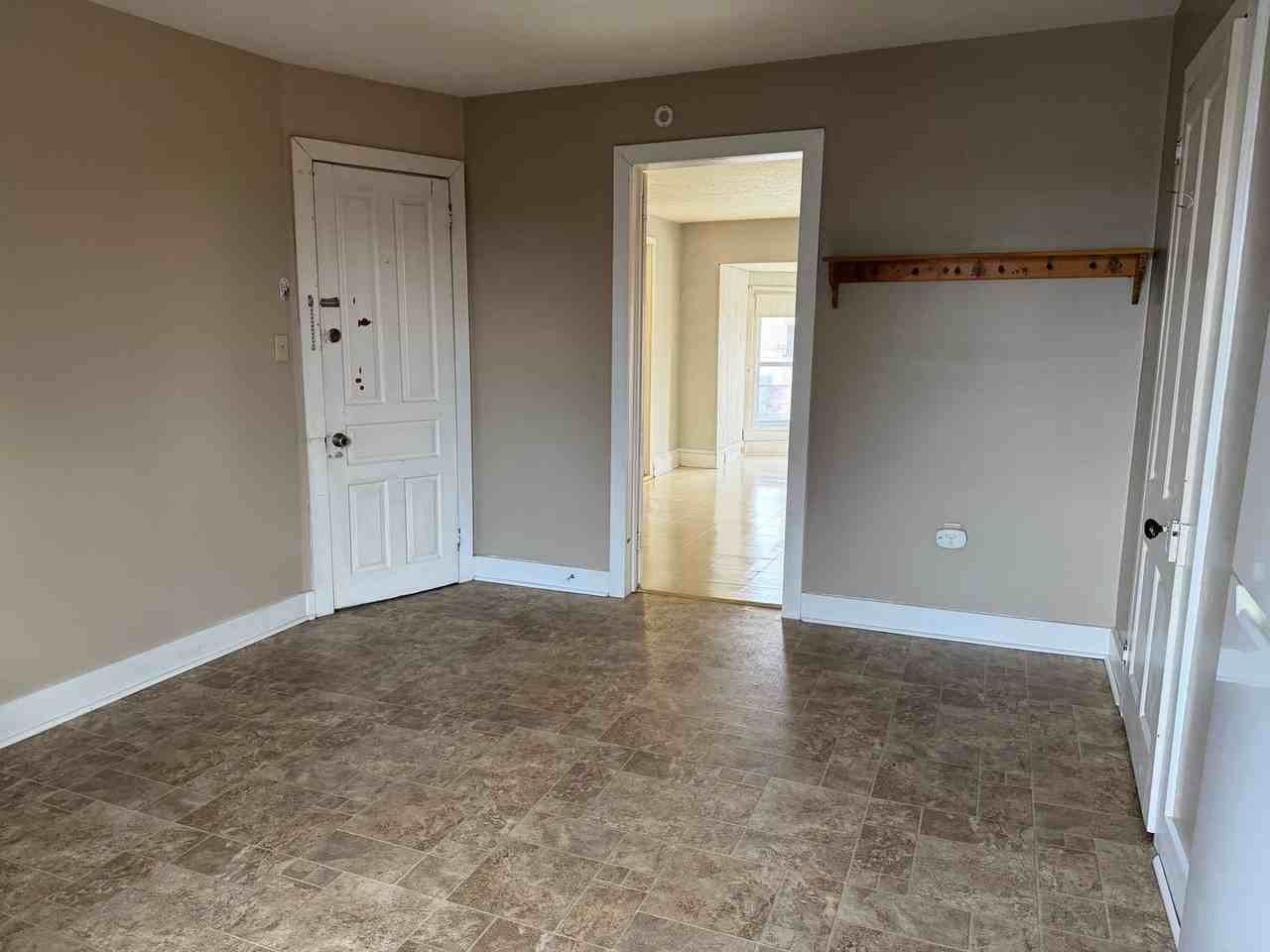 250 S Pershing Ave - Photo 7 of 11