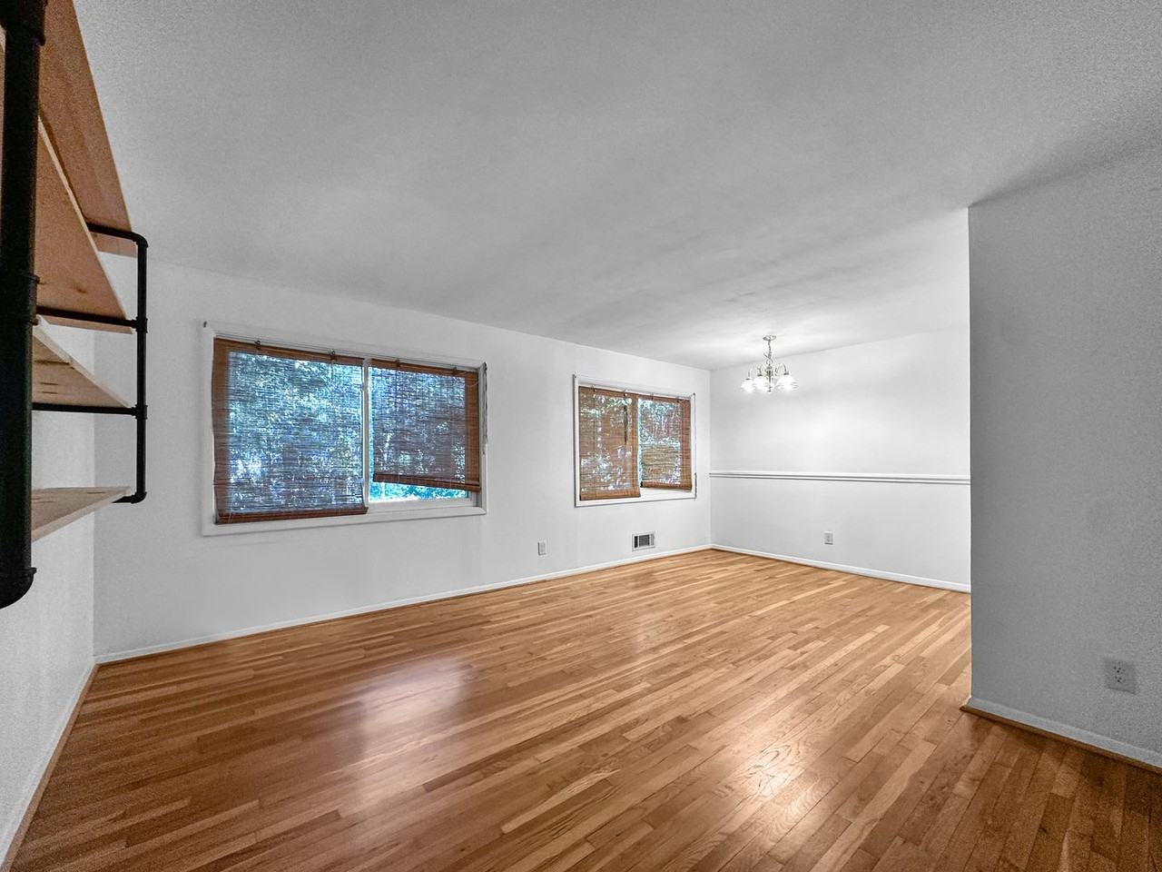 3068 Janice Ct - Photo 4 of 19