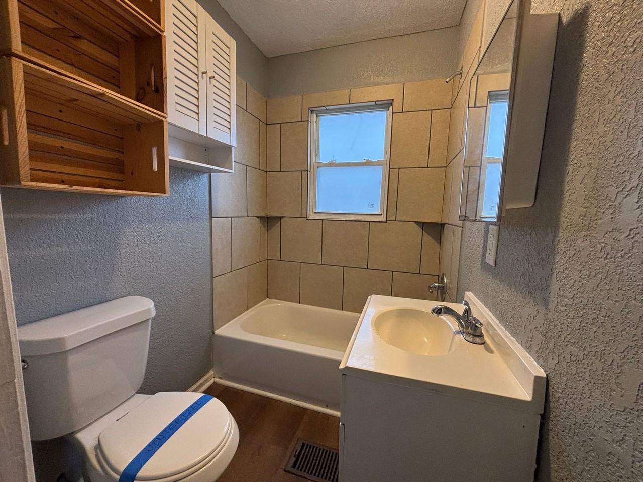 204 N Crescent Ave - Photo 3 of 11