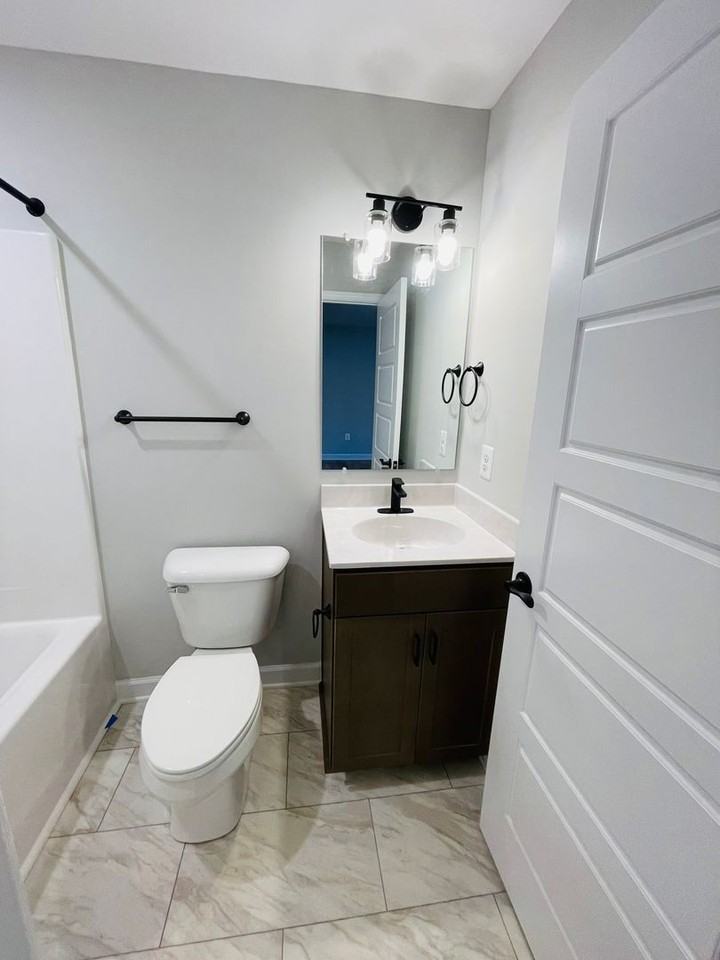 1424 1424 Derby Drive - Photo 3 of 19