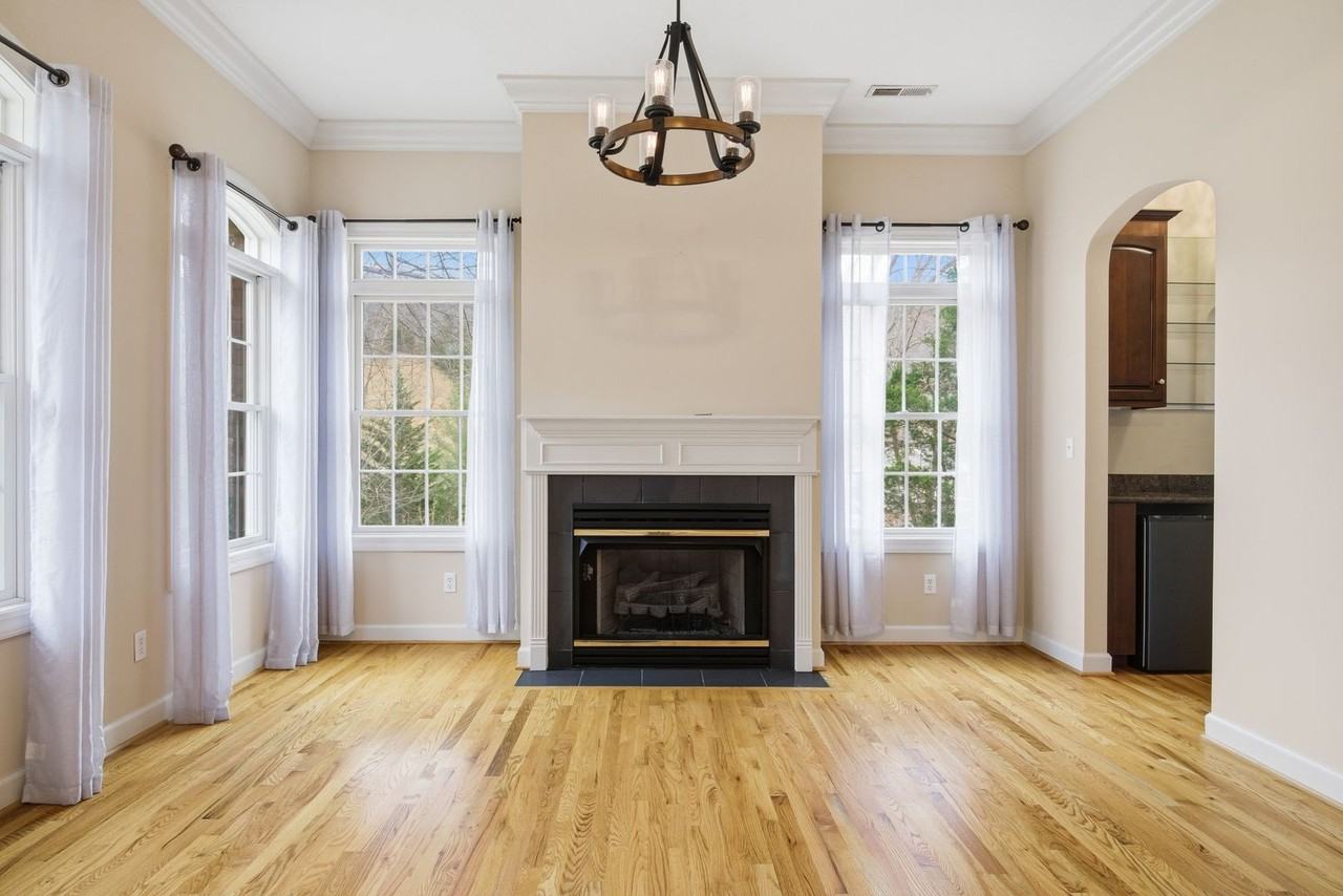 2025 Plank Dr - Photo 2 of 40