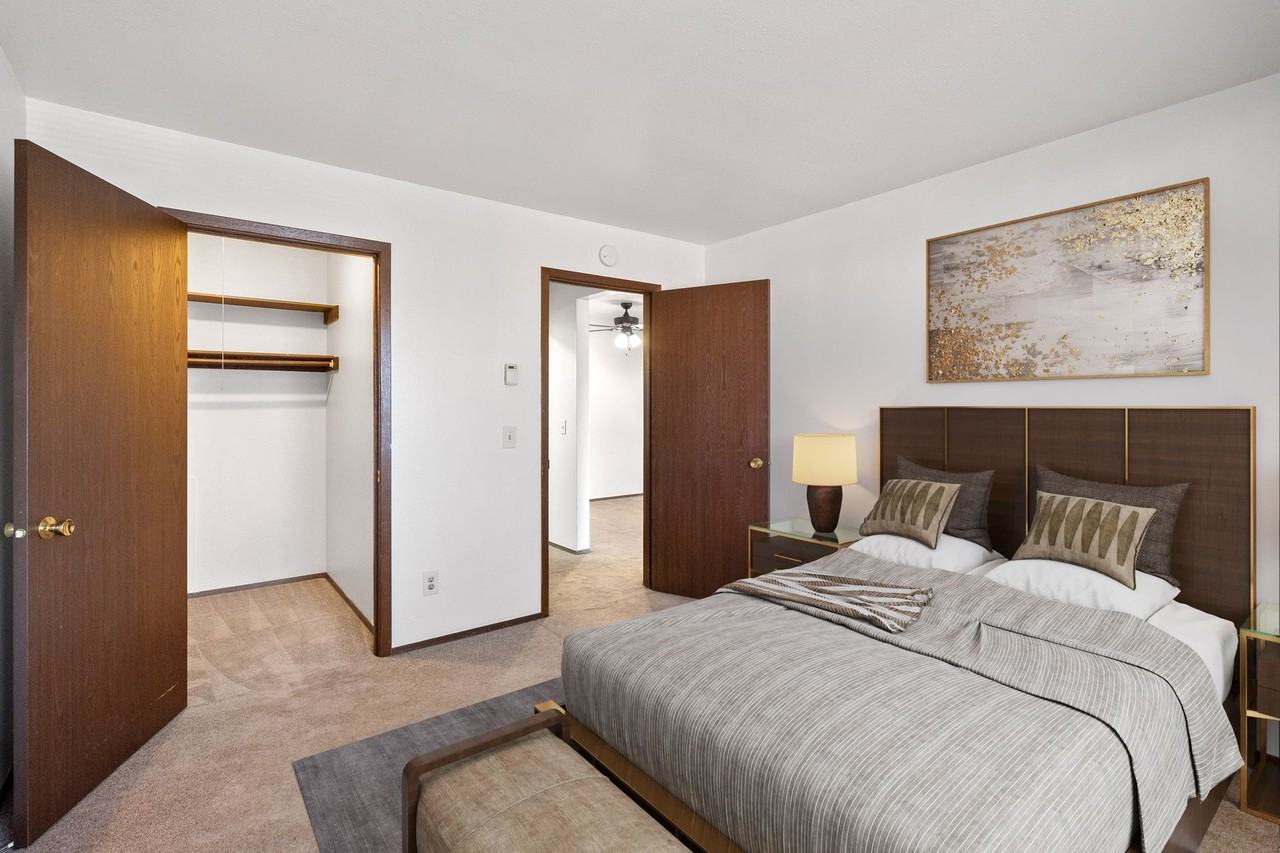 Sharon Meadows Apartments - Photo 3 of 10