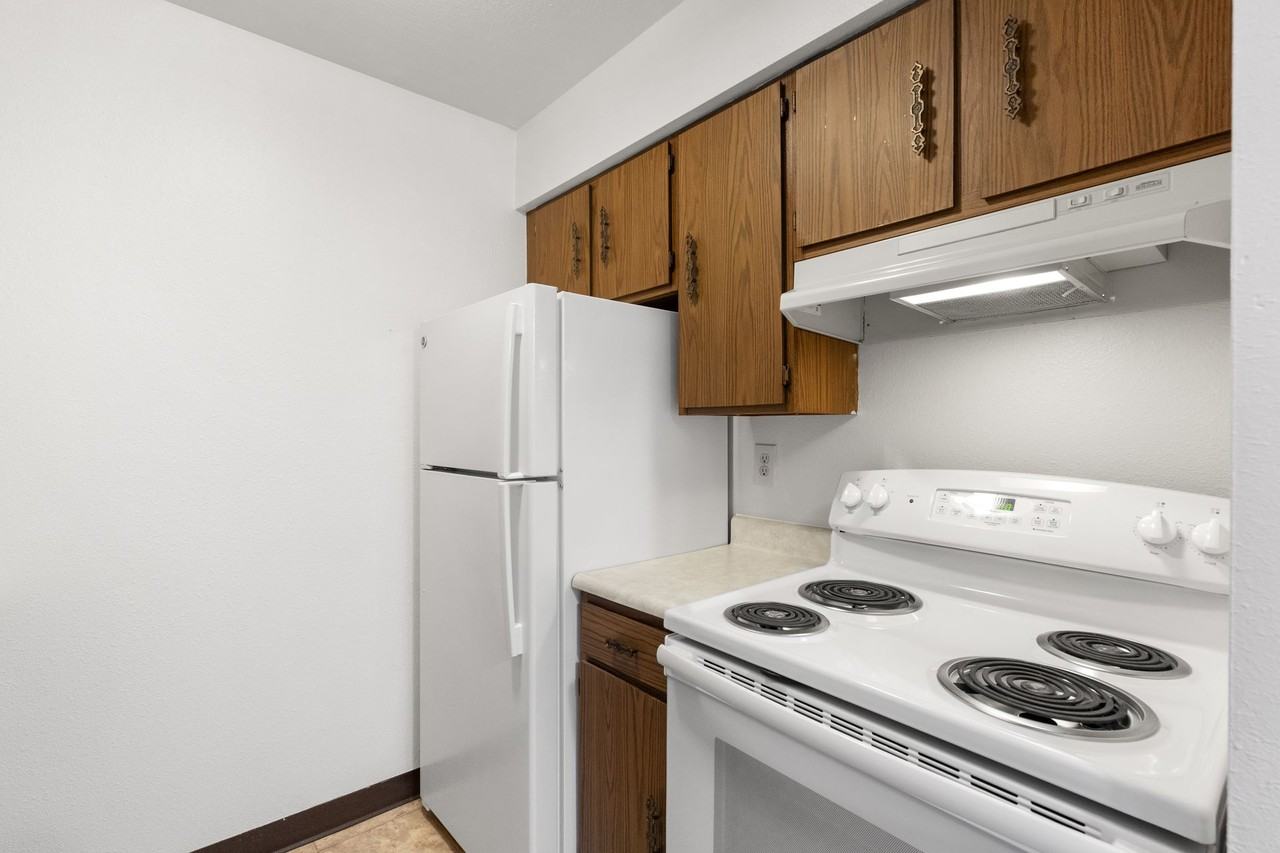 Sharon Meadows Apartments - Photo 4 of 10