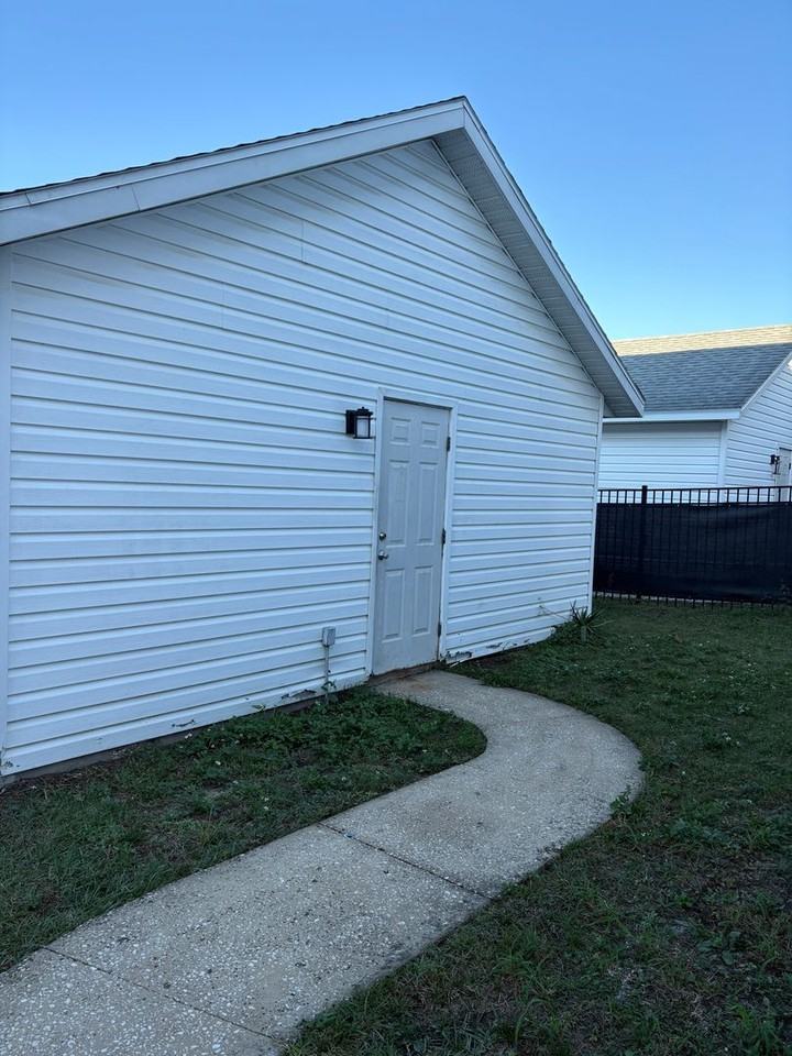 1086 Park Central Cir - Photo 4 of 23