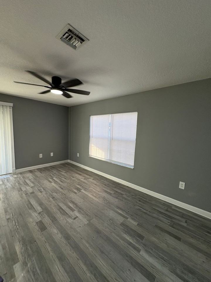 1086 Park Central Cir - Photo 6 of 23