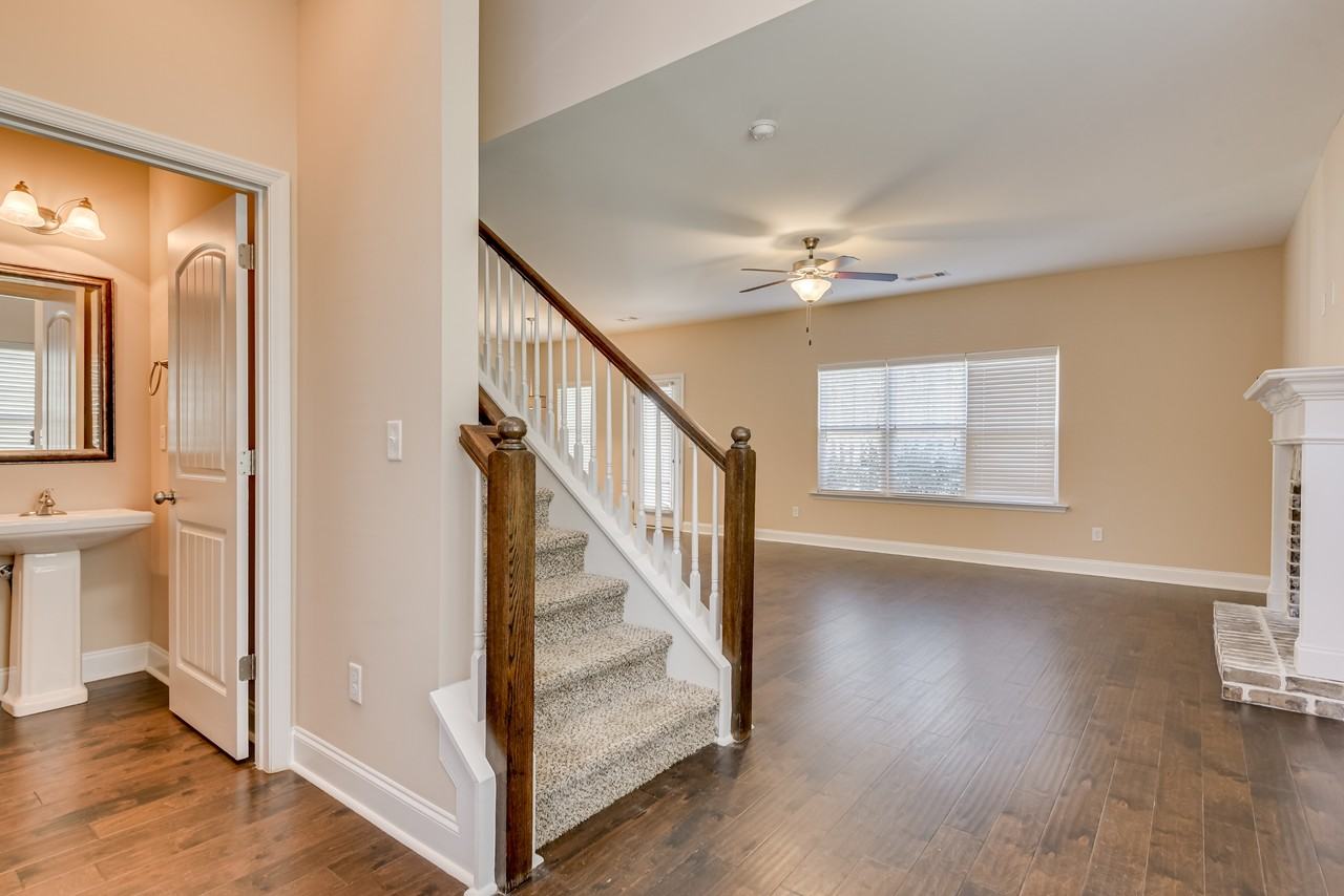 926 Linsmore Ave #1 - Photo 6 of 33