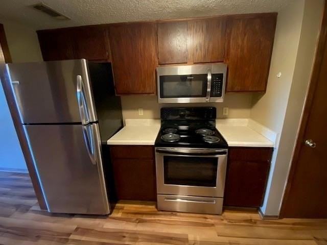 776 N Storer Ave - Photo 5 of 17