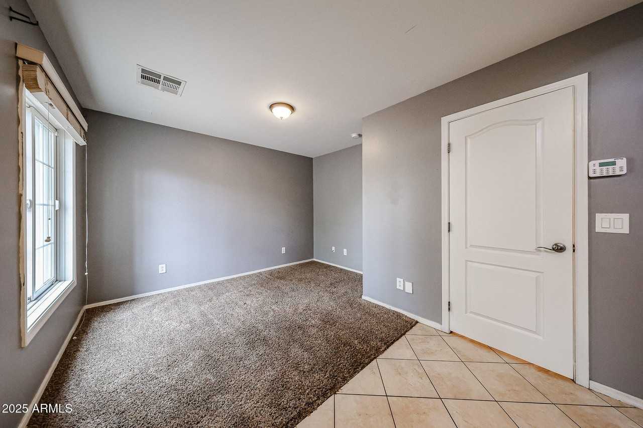 5744 S 21st Pl - Photo 4 of 34