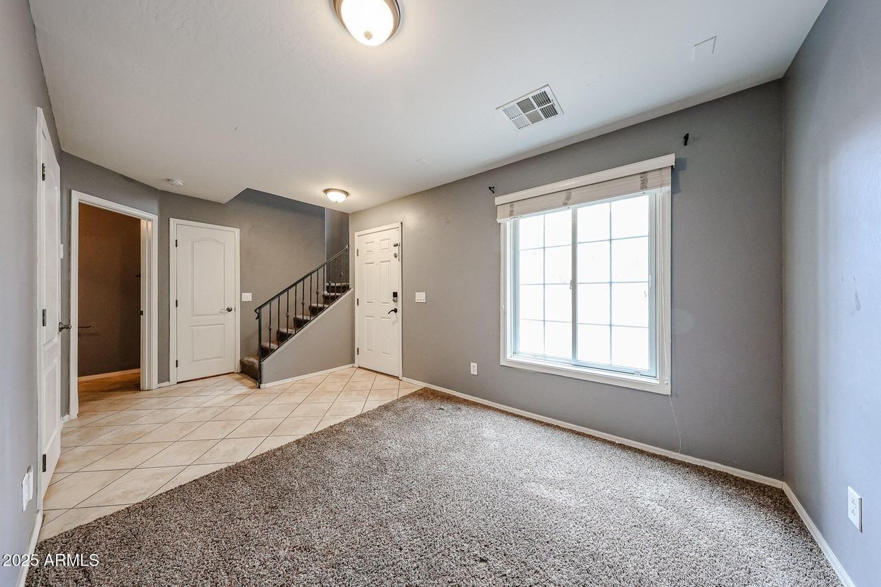 5744 S 21st Pl - Photo 5 of 34