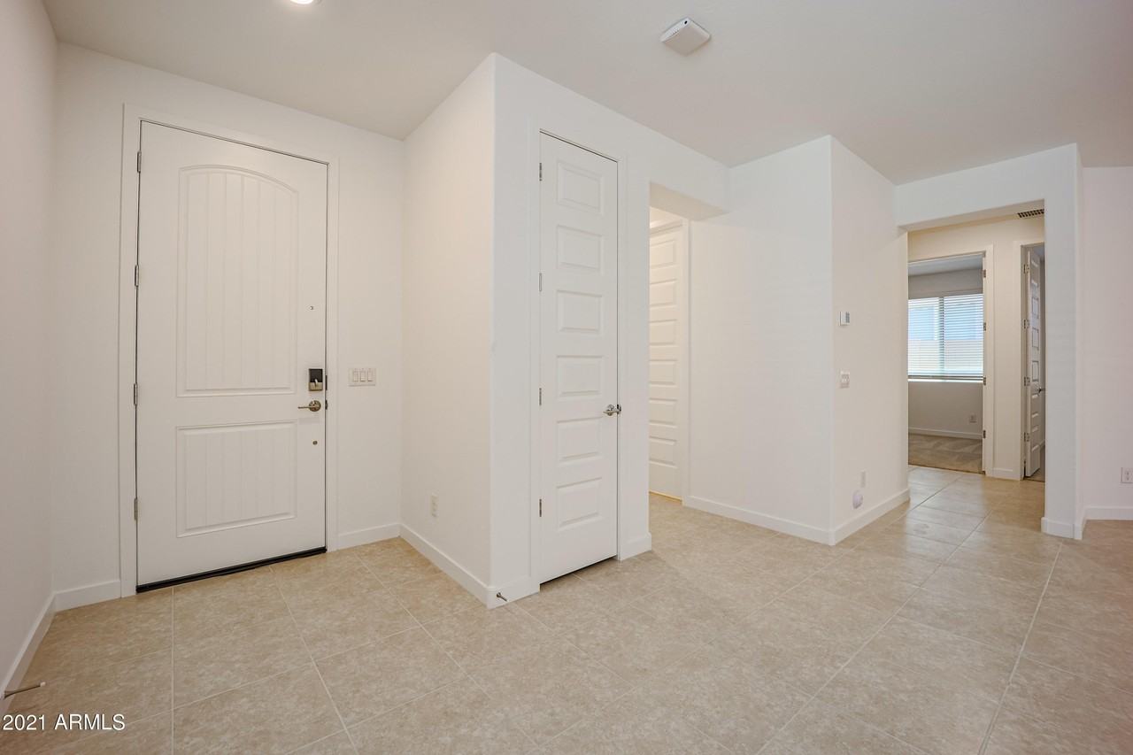 16556 W Alameda Rd - Photo 6 of 34