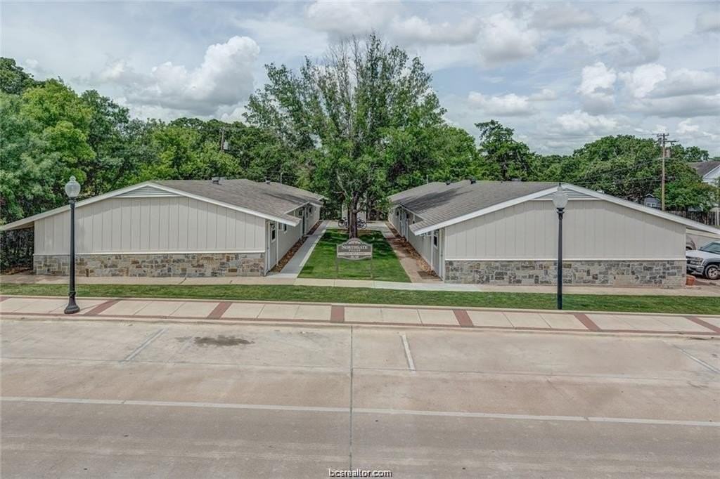 4309 College Main St #6