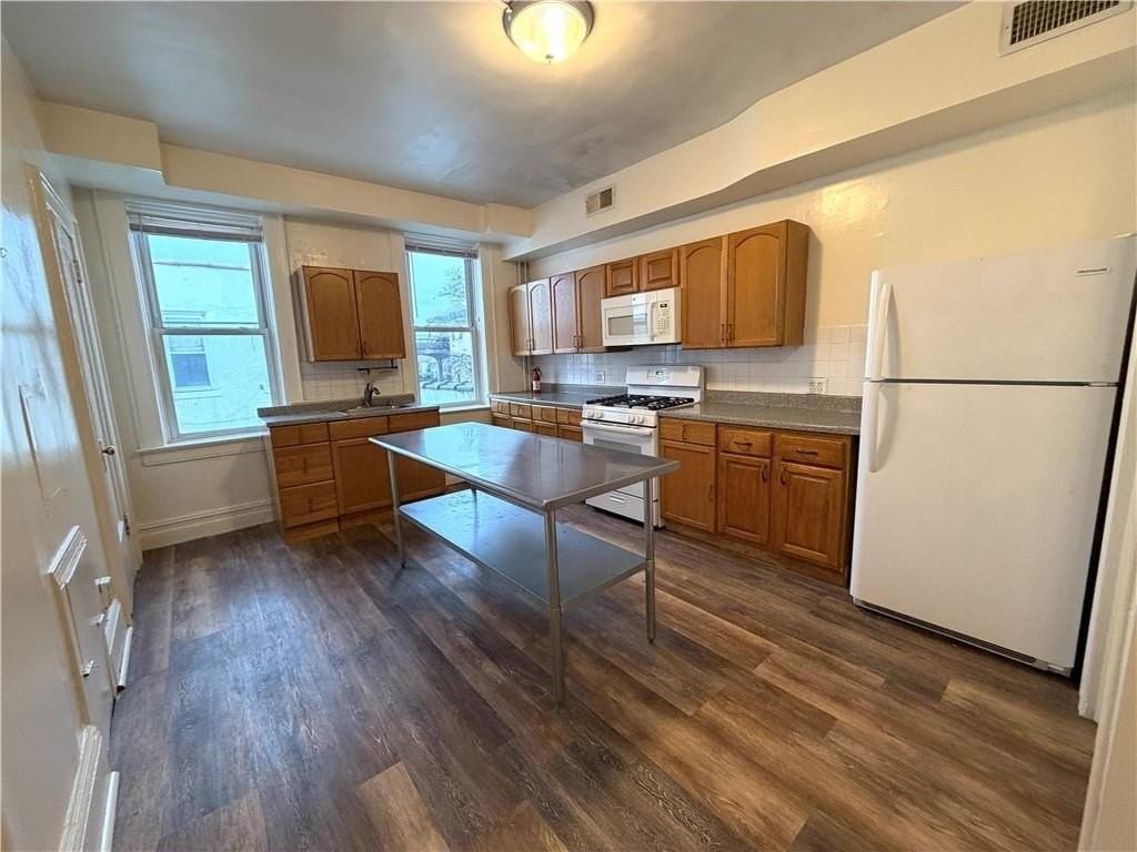 9016 Rockaway Beach Blvd #1 - Photo 2 of 8