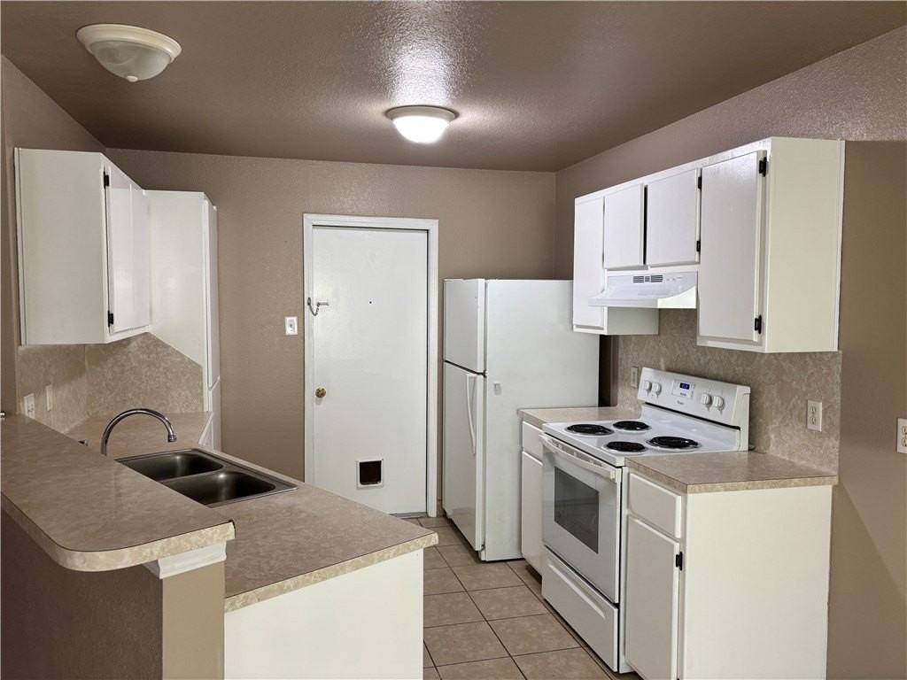 2553 Alana Ln - Photo 2 of 7