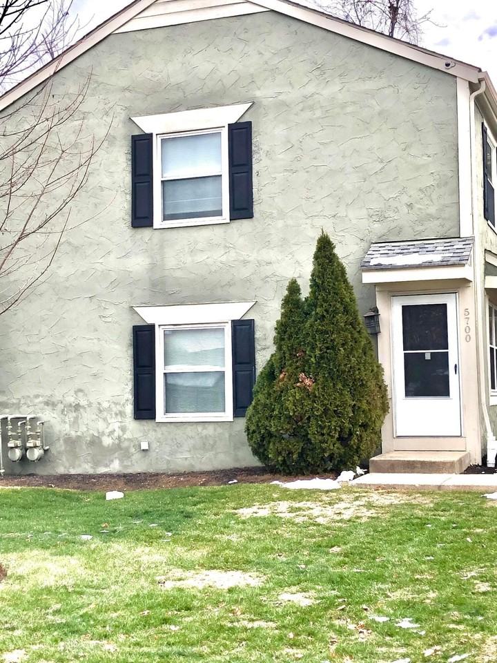 5700 Crossing Ct Unit 4 #4 - Photo 2 of 22