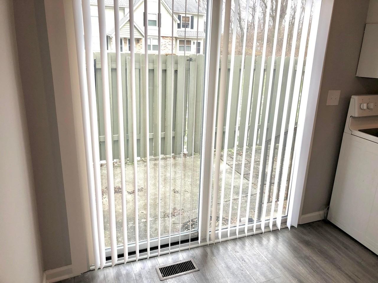 5700 Crossing Ct Unit 4 #4 - Photo 6 of 22