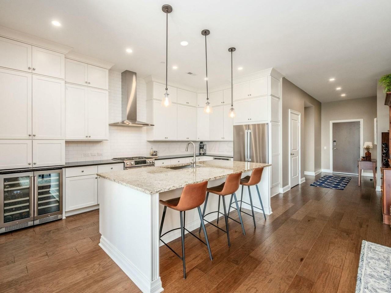 250 W Spring St Apt 512 #512 - Photo 6 of 27