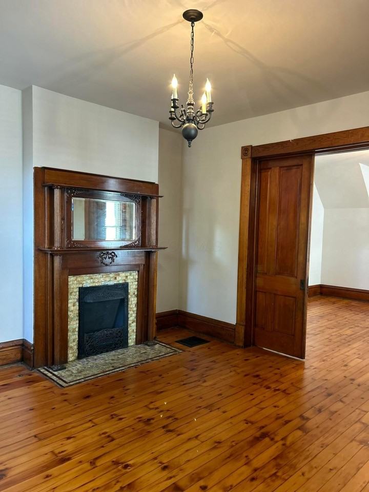 118 E Kossuth St - Photo 2 of 19