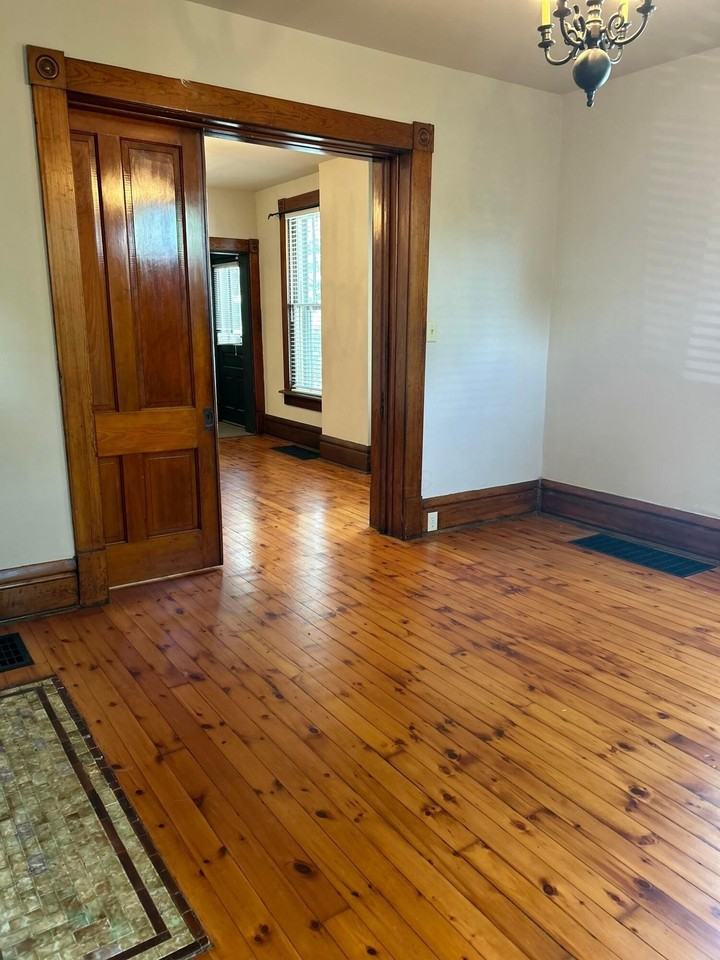 118 E Kossuth St - Photo 3 of 19