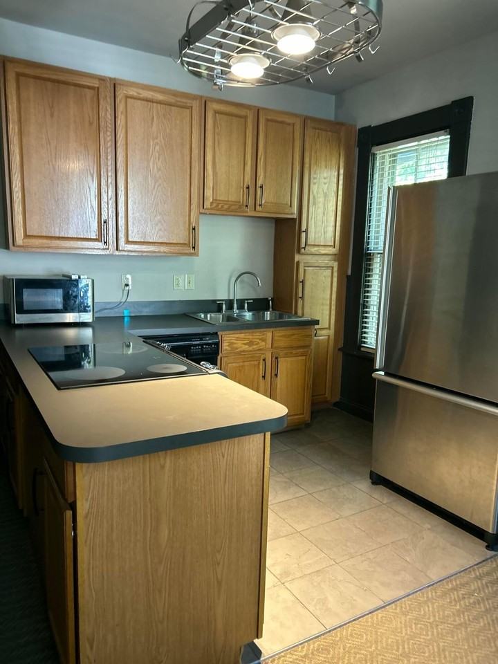 118 E Kossuth St - Photo 6 of 19