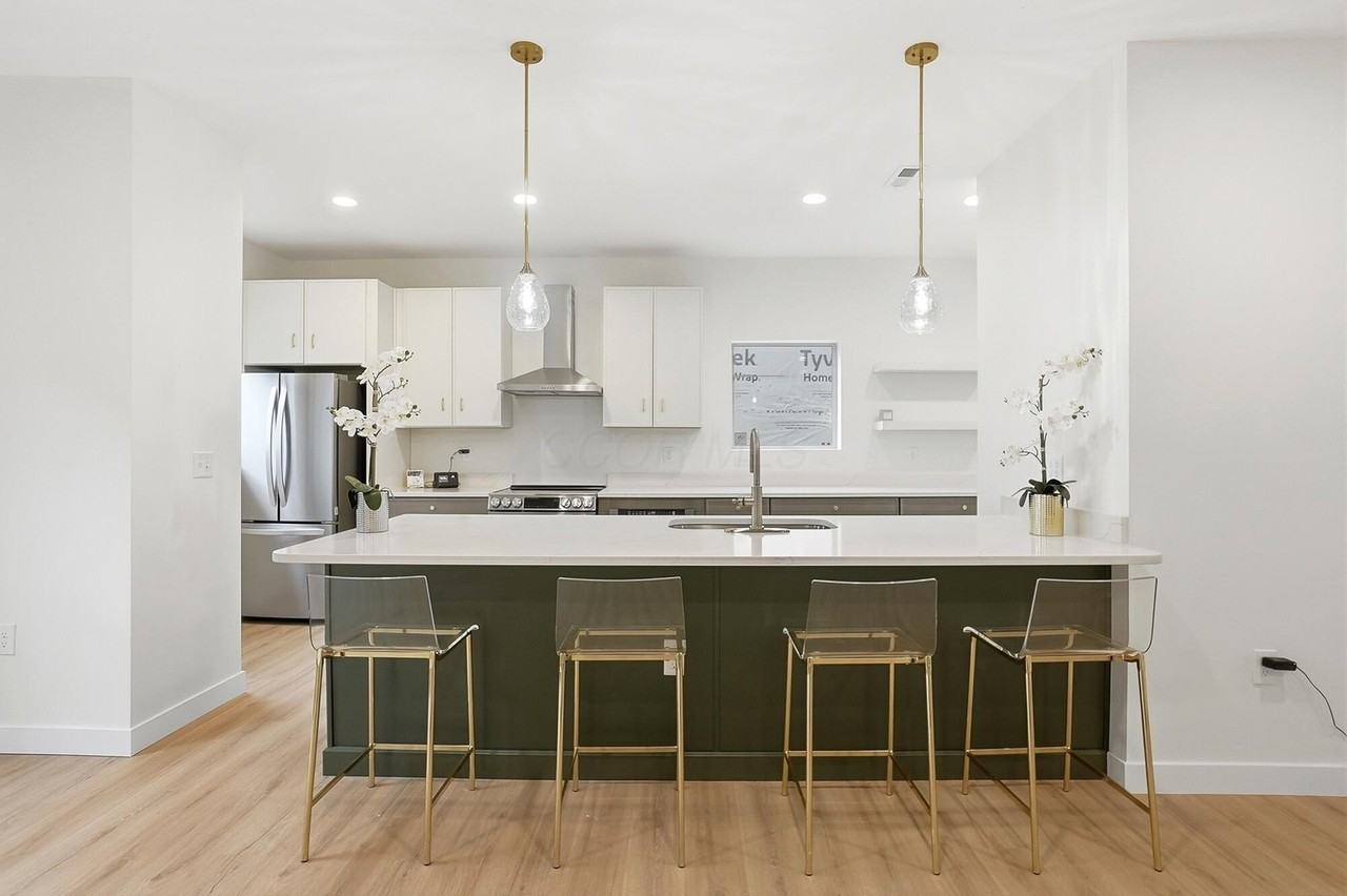 412 Saint Clair Ave Unit 412 #412 - Photo 2 of 22