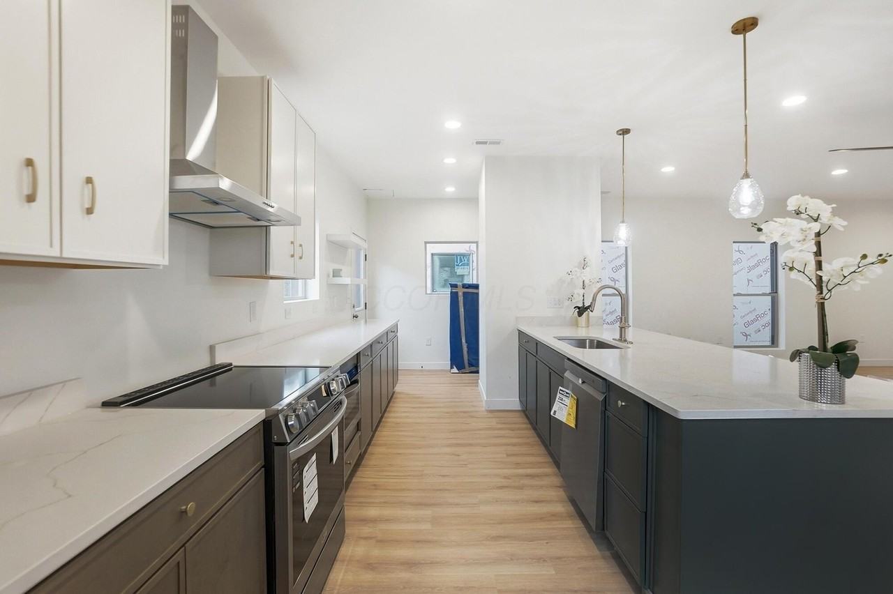 412 Saint Clair Ave Unit 412 #412 - Photo 6 of 22