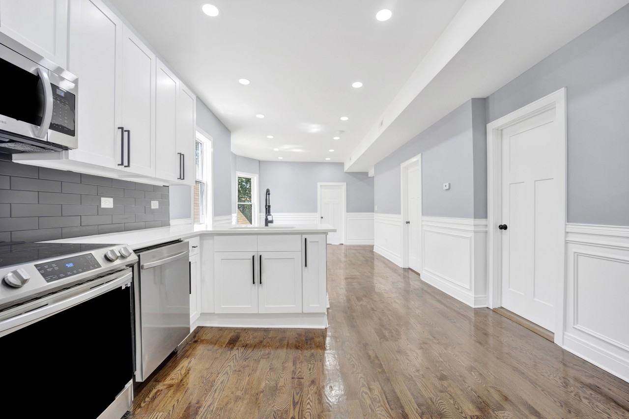 1821 N Kedvale Ave #2 - Photo 3 of 14