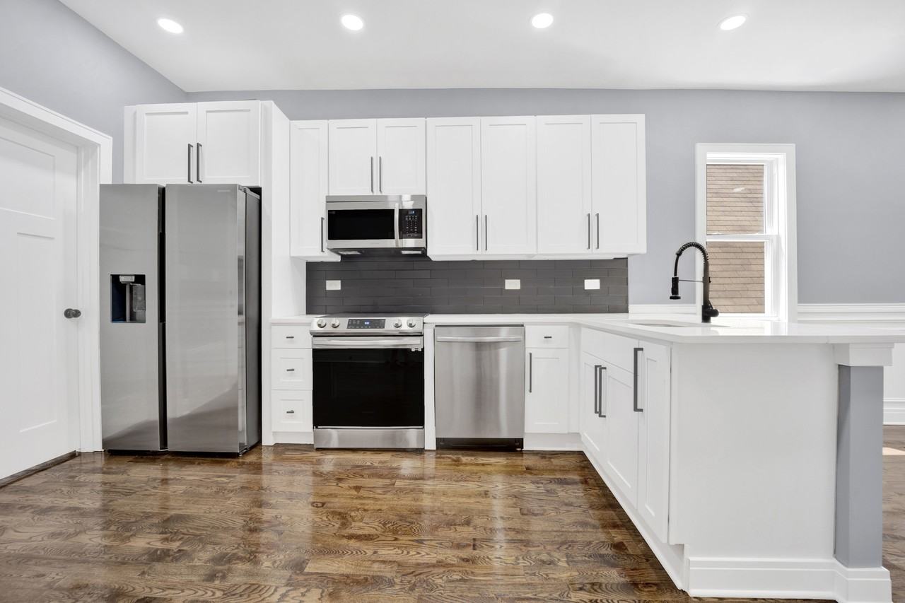 1821 N Kedvale Ave #2 - Photo 4 of 14