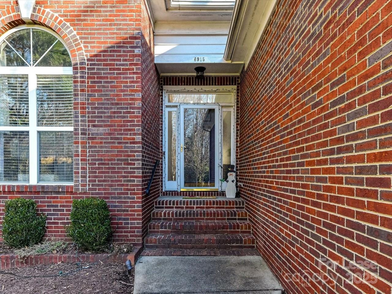 6915 Pleasant Dr - Photo 3 of 42