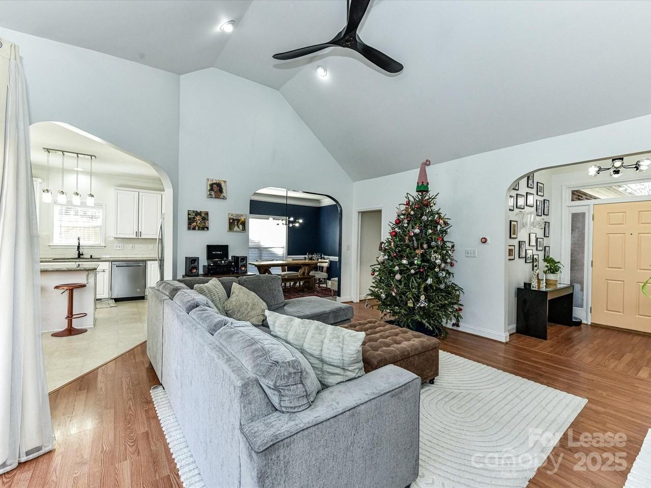 6915 Pleasant Dr - Photo 7 of 42