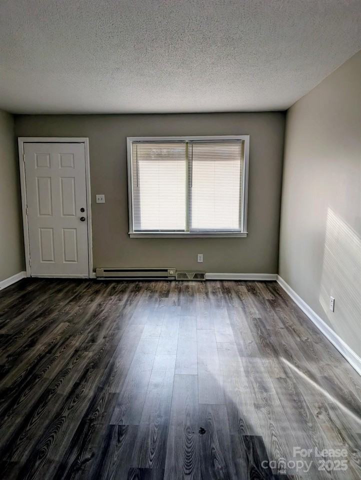 216 Lakeside Ave - Photo 6 of 10