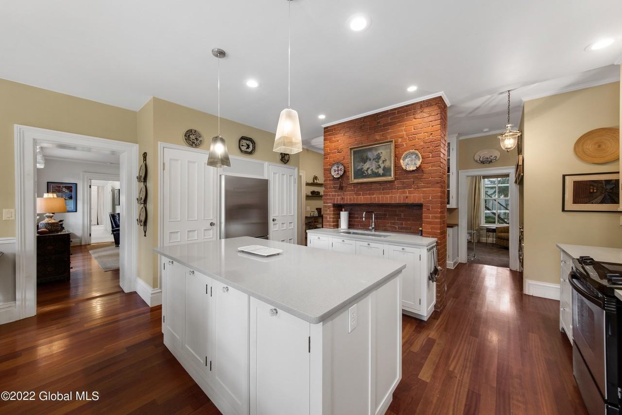 21 Park Pl Unit 1 #1 - Photo 4 of 23