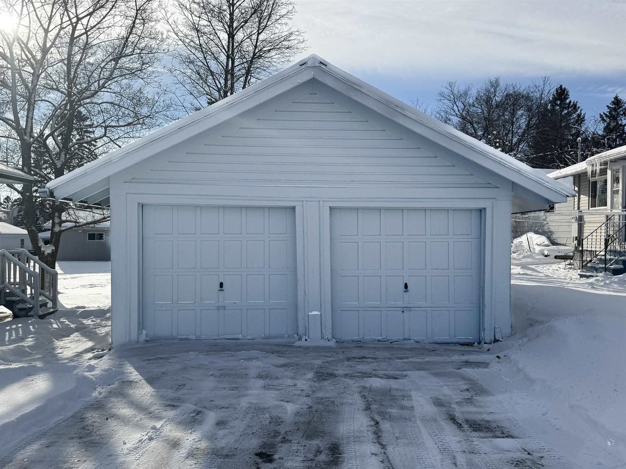 315 3rd Ave E - Photo 3 of 14