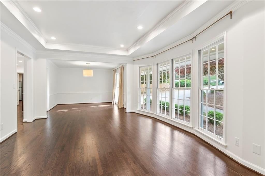 4555 Runnemede Rd Nw - Photo 5 of 50