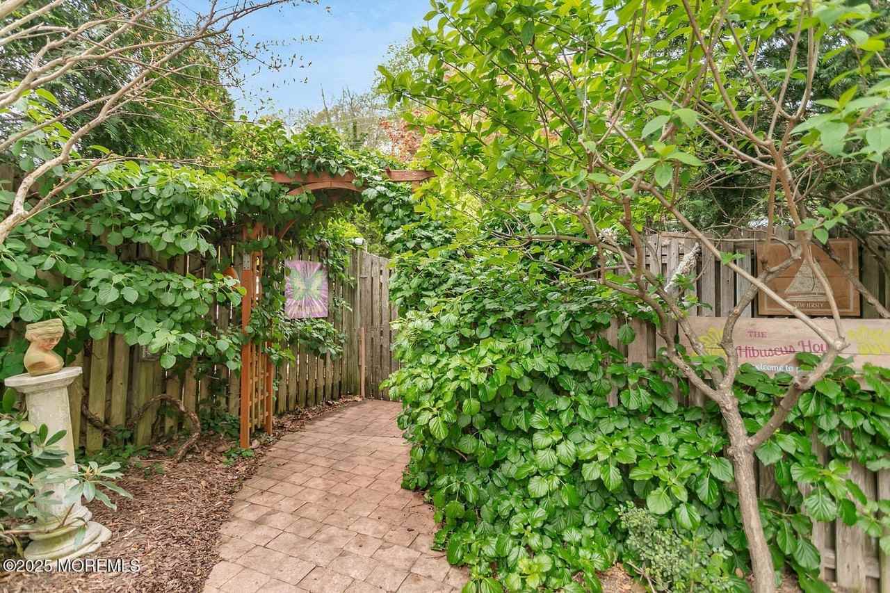 85 Valley Ave - Photo 3 of 45