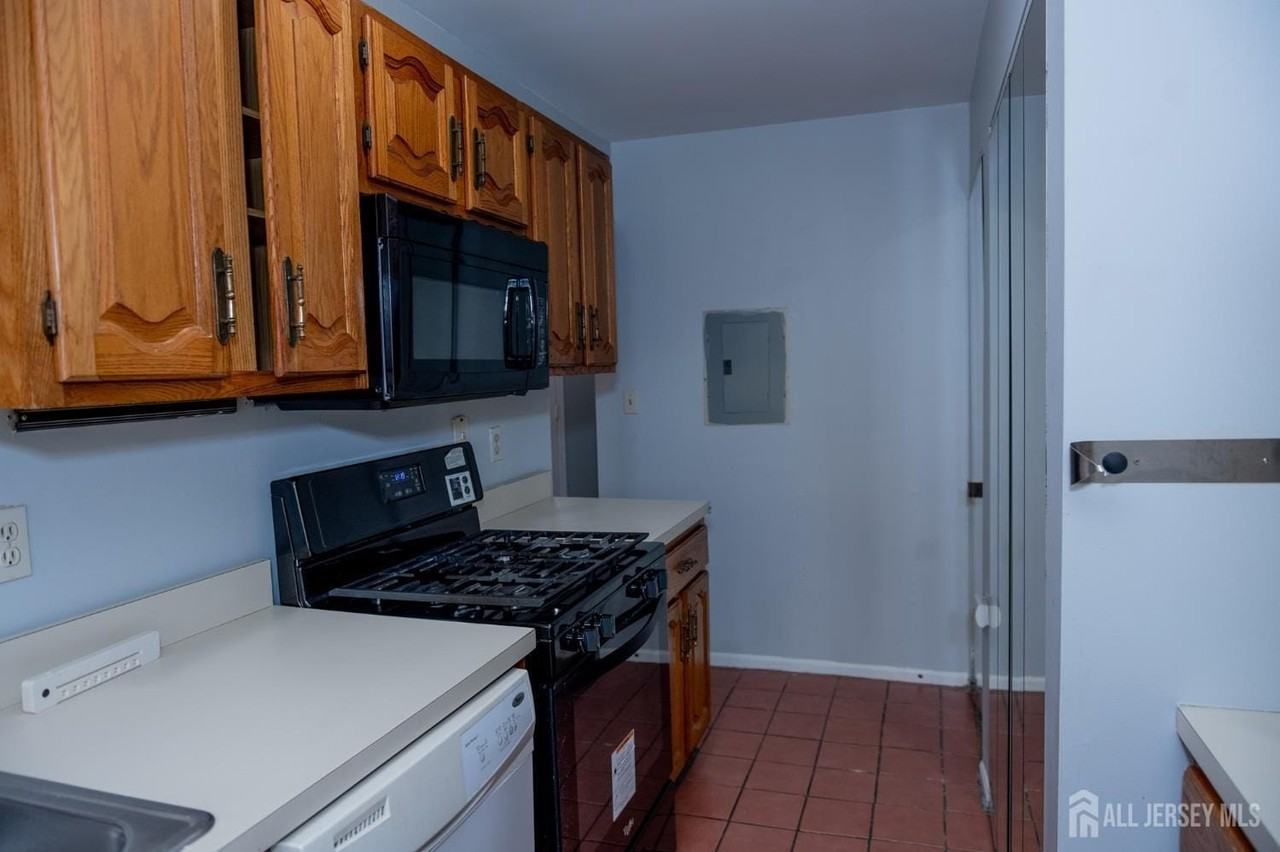 2162 Ash Ct - Photo 6 of 29