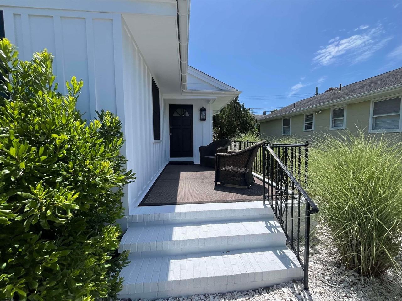 8102 Marshall Ave - Photo 2 of 23