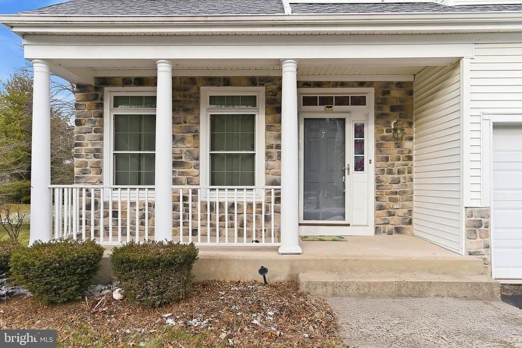 7 Harvard Cir - Photo 2 of 42