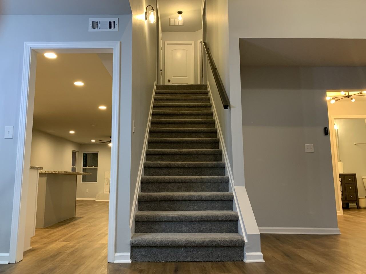 924 Chapman Cir #1 - Photo 3 of 8