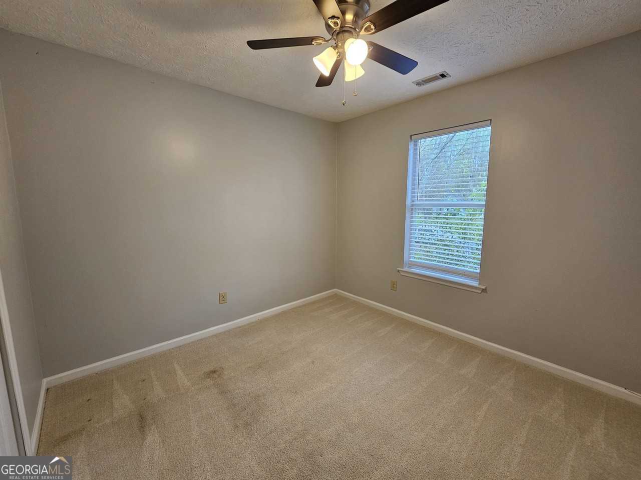 40 Peachtree Way - Photo 7 of 15