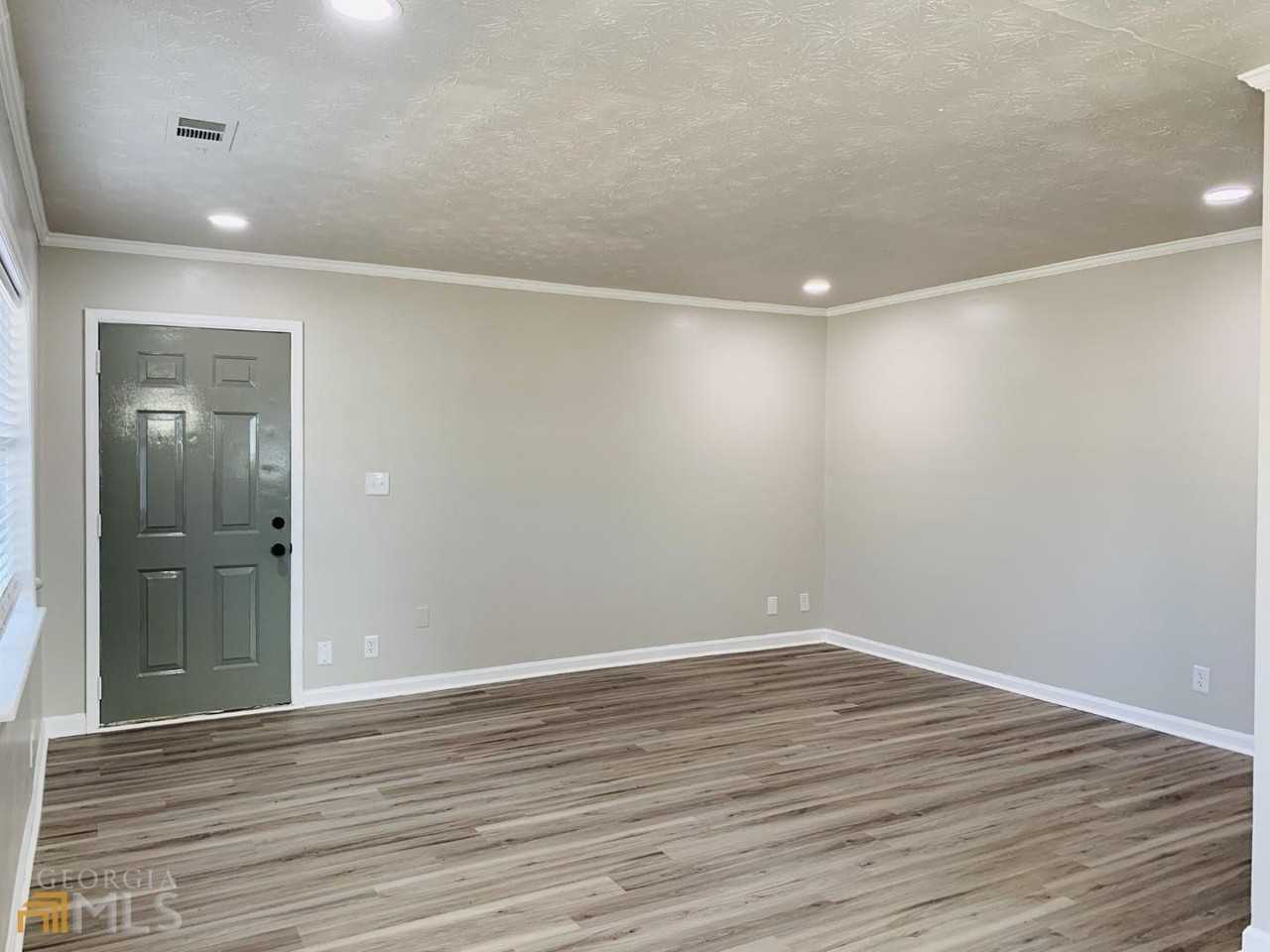 802 Bedford Bay Trl - Photo 5 of 30