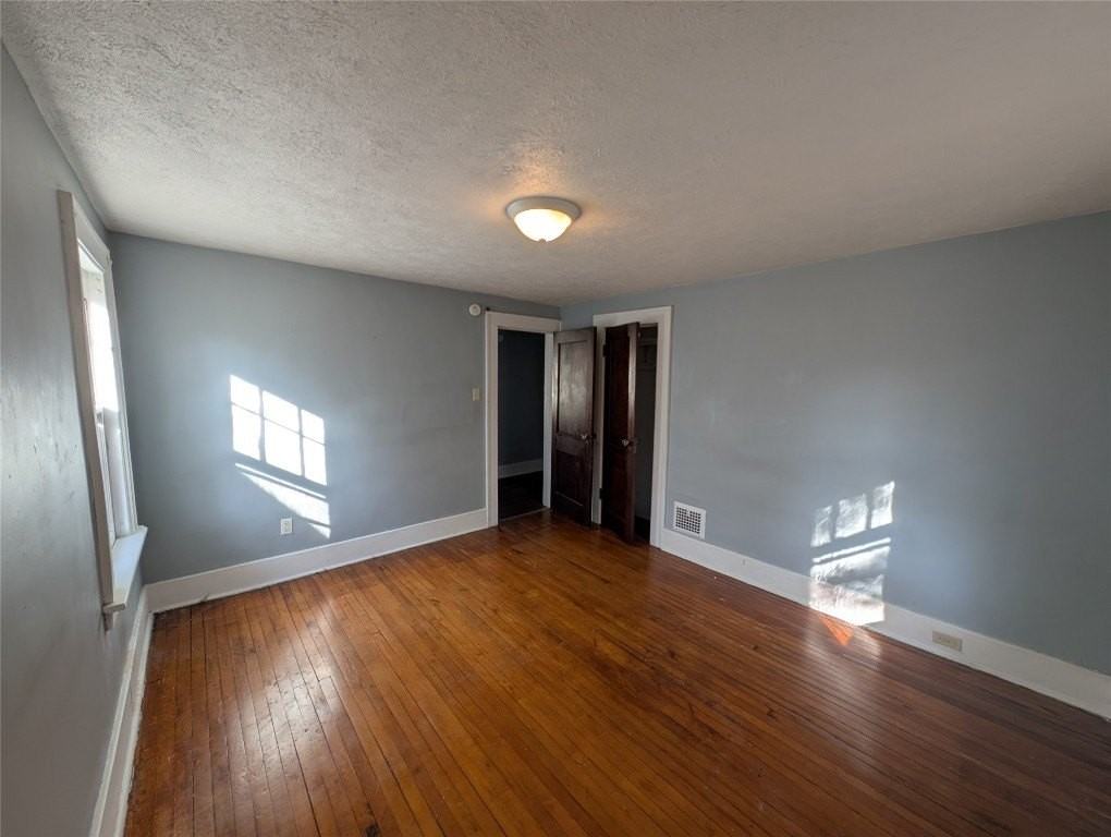 1675 W 9th St - Photo 7 of 7