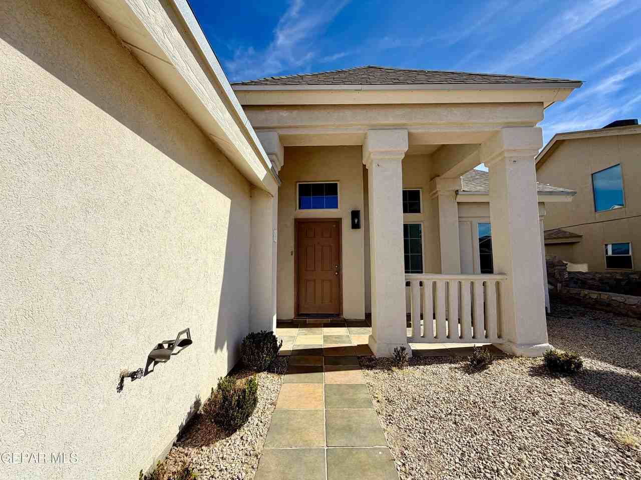 436 Oakhurst Ln - Photo 3 of 31