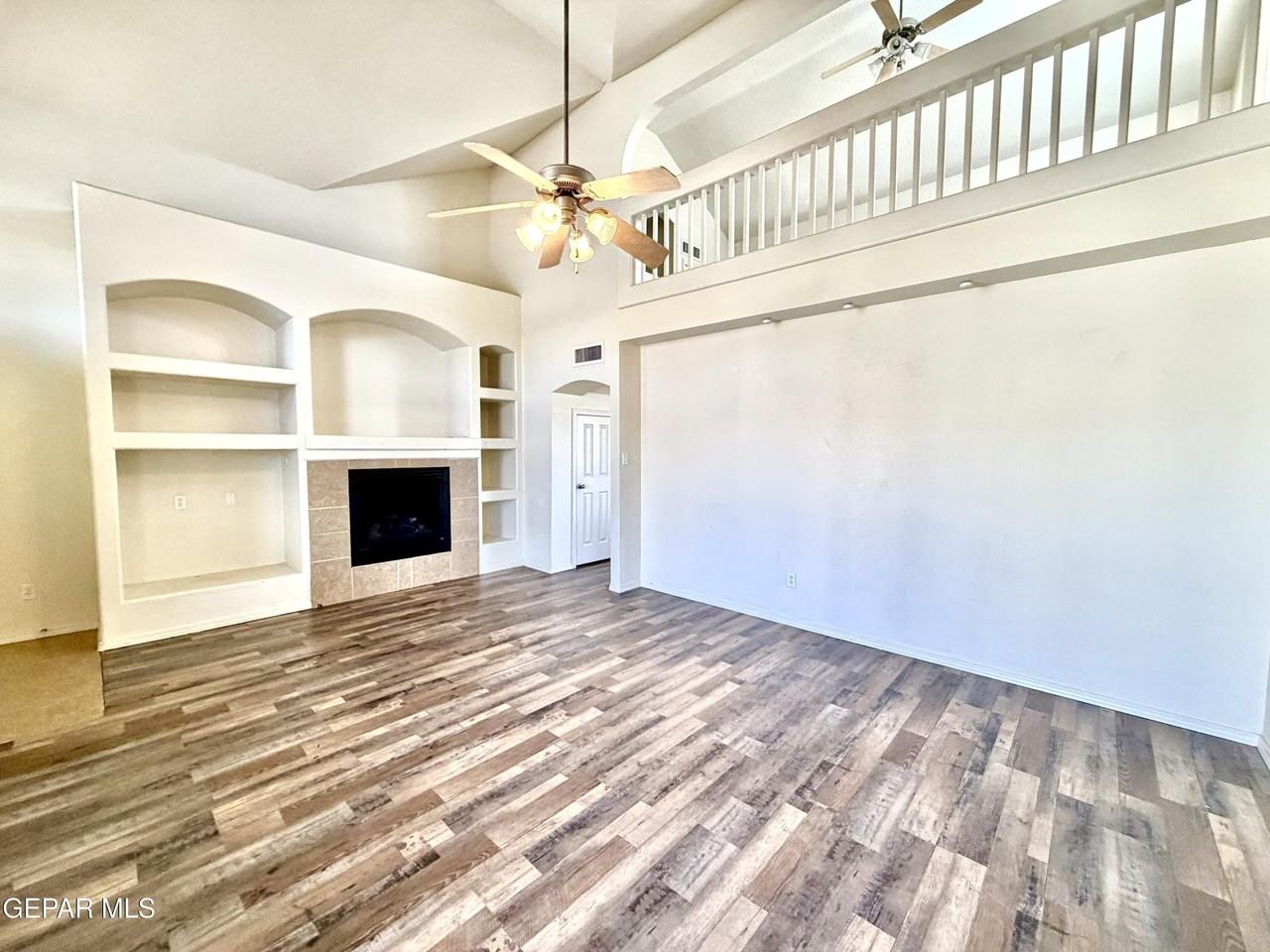 436 Oakhurst Ln - Photo 6 of 31