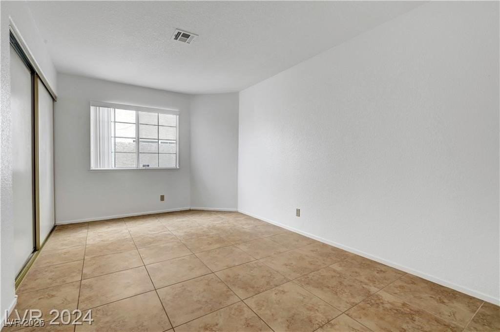 8061 Draco Cir - Photo 3 of 20