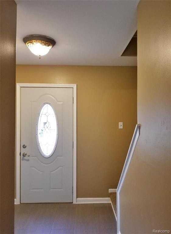 1887 Fleetwood Dr - Photo 4 of 30